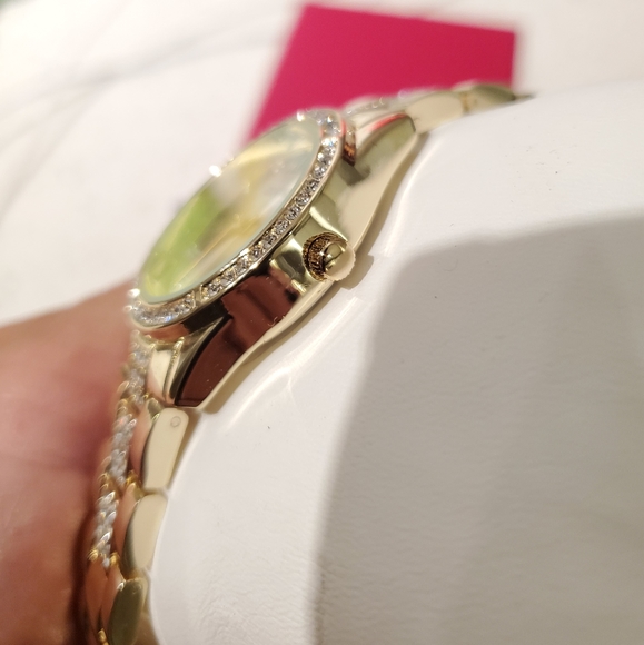 ✨ Geneva Gold-Tone Crystal Round Watch – New in Box ✨ main image 9